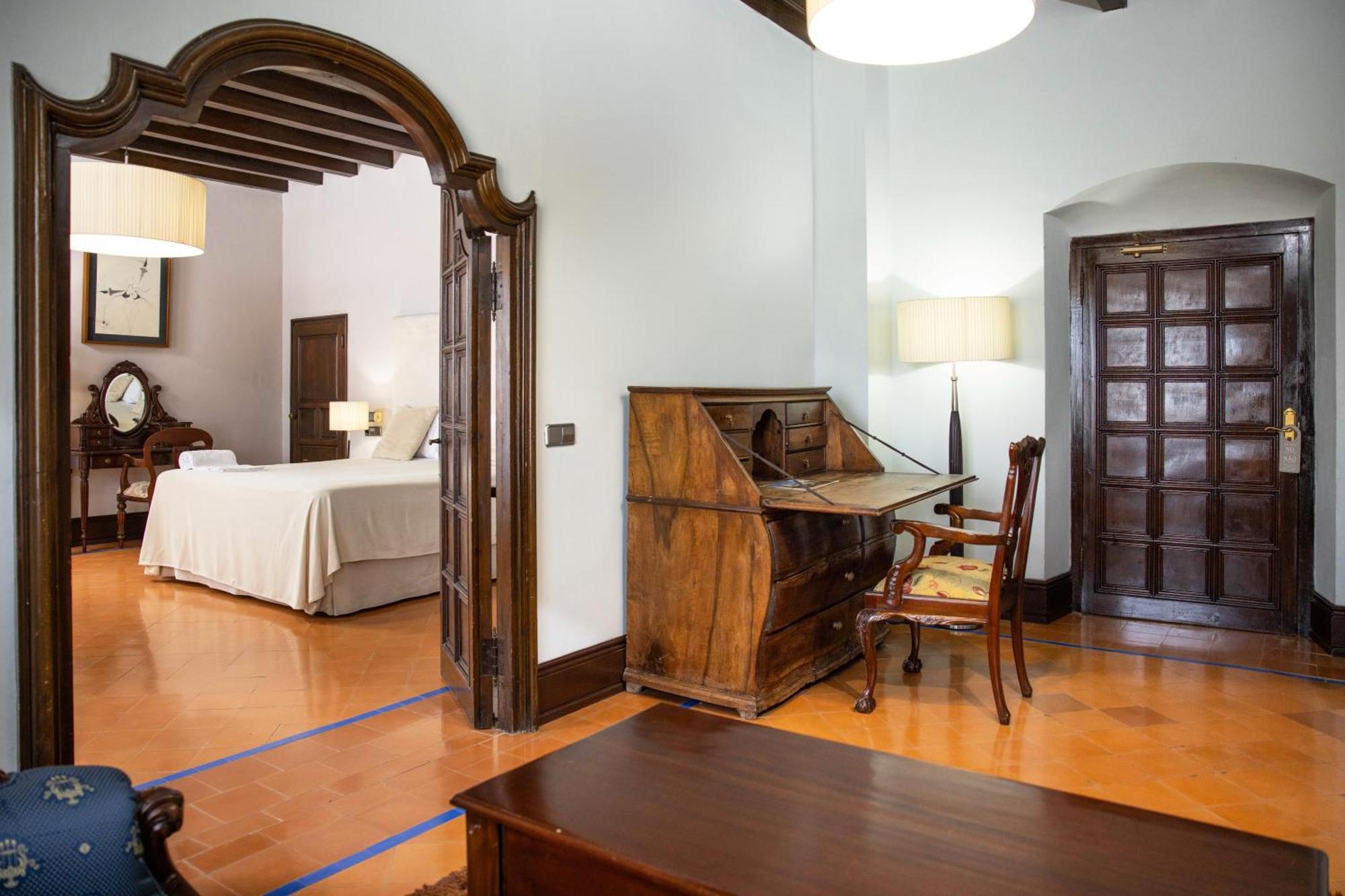 Rvhotels Palau Lo Mirador Torroella de Montgrí Exterior photo